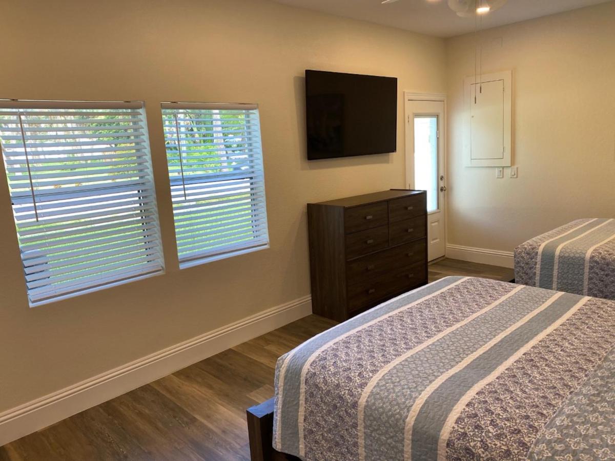 Caribbean Shores Waterfront Resort Jensen Beach Exterior photo